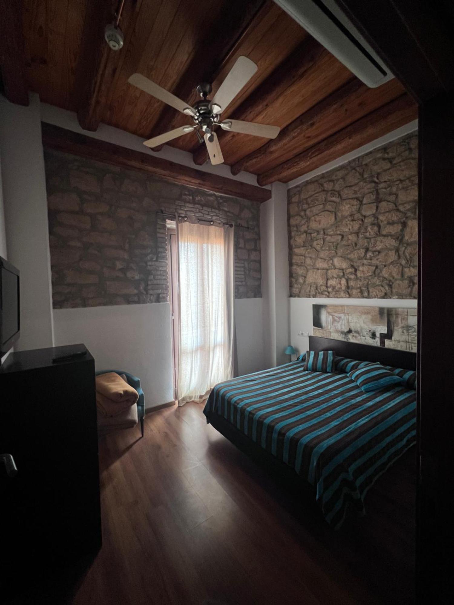La Garbinada Hotel Torrebeses Bagian luar foto